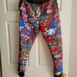Graffiti joggers, size M